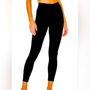 ALOYoga High- Waist Airlift 7/8 legging in Black